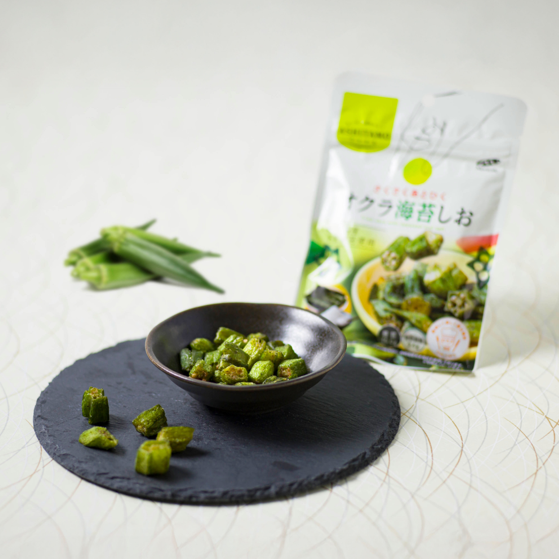 Okra with seaweed and salt
